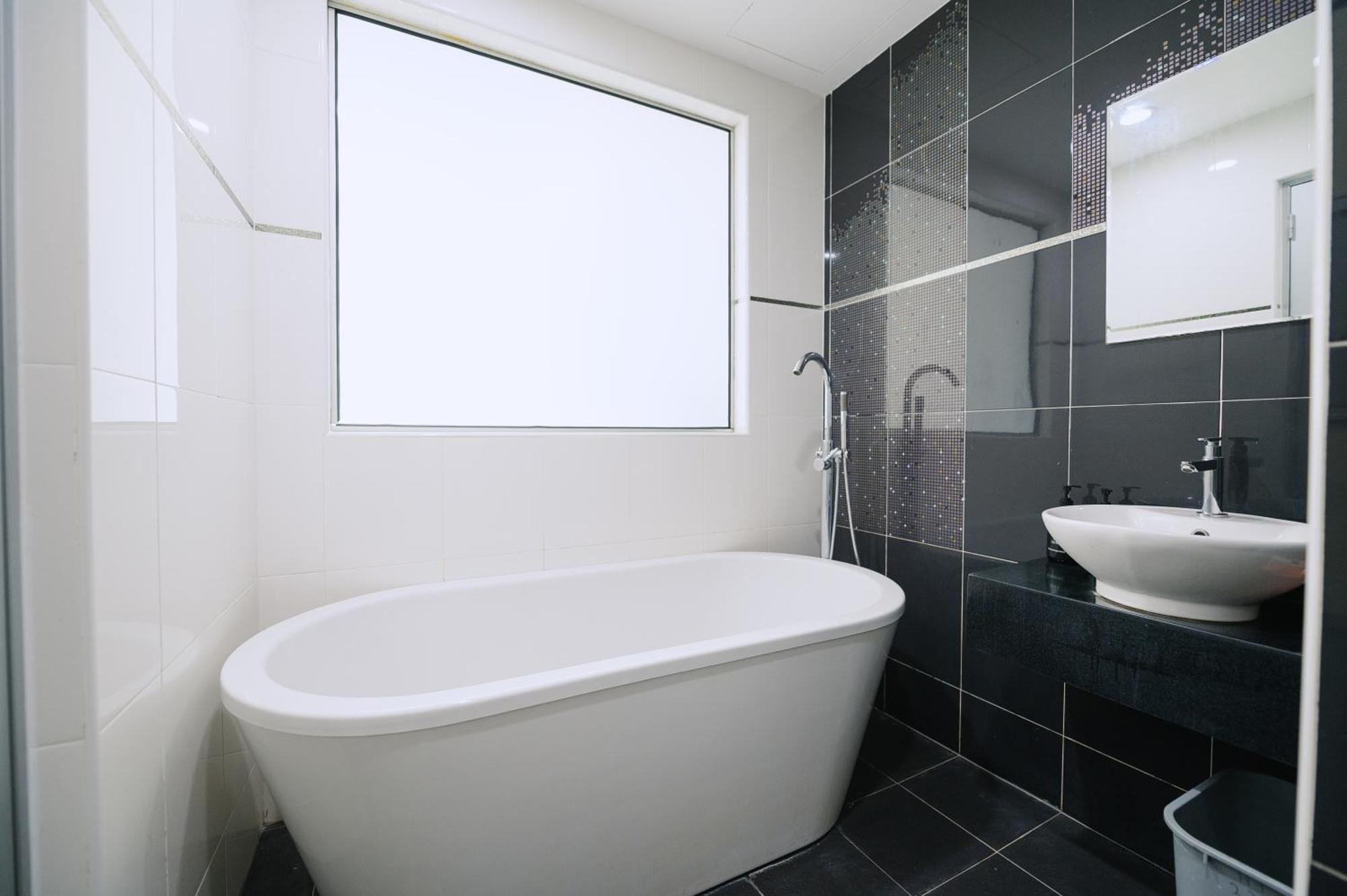 The Concept Hotel Melaka City Bagian luar foto