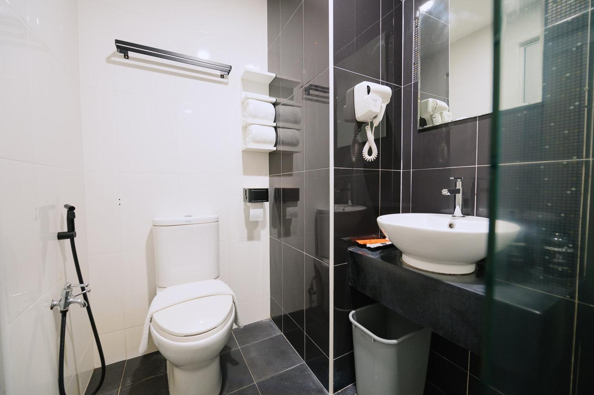 The Concept Hotel Melaka City Bagian luar foto